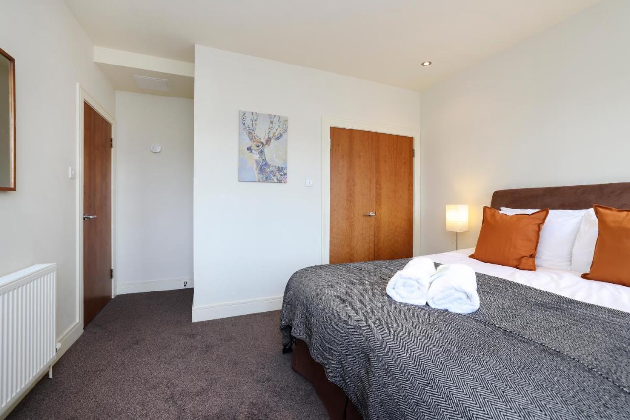 Joivy Spacious 2 Bed,2 Bath Flat, Free Parking And Rooftop Terrace EDI Kültér fotó